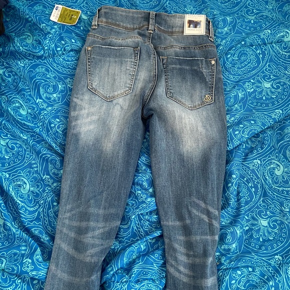Mid Rise Rioped Jeans - Picture 4 of 4